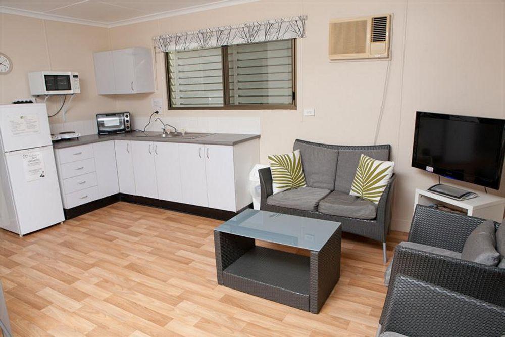 Maroochy Waterfront Motel Sunshine Coast 외부 사진