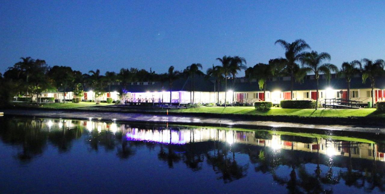 Maroochy Waterfront Motel Sunshine Coast 외부 사진