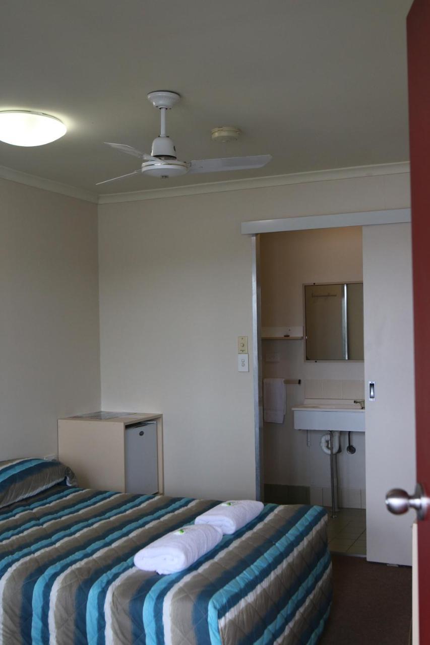 Maroochy Waterfront Motel Sunshine Coast 외부 사진