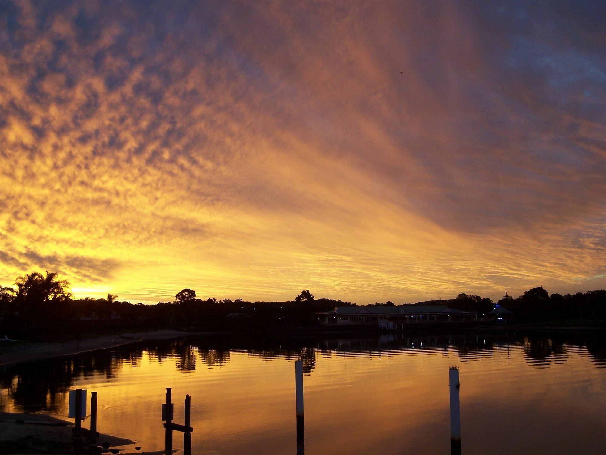 Maroochy Waterfront Motel Sunshine Coast 외부 사진
